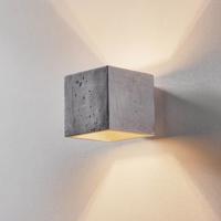 Ara fali lámpa, mint egy beton kocka